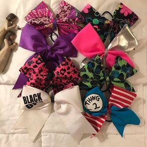 🎀 EUC cheer bows 🎀